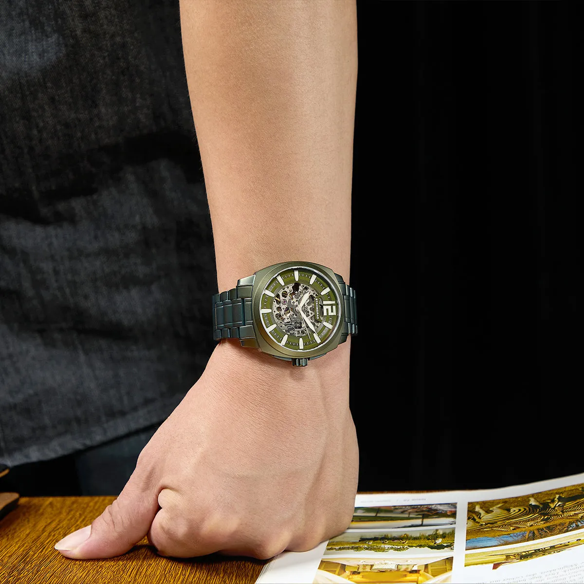 Courage. Skeleton Dial. Green Bracelet. SG-2803-22